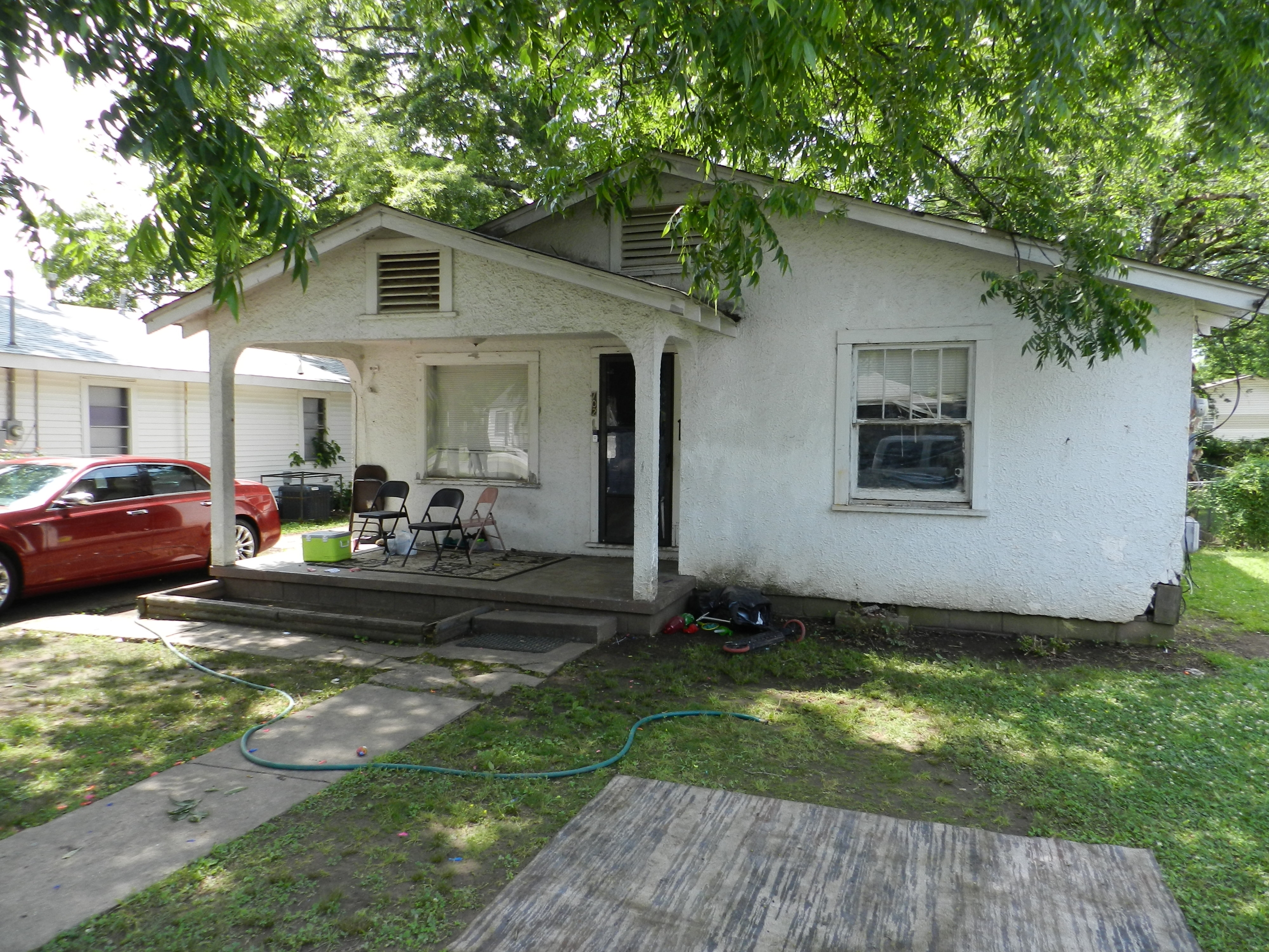 702 W 45th St